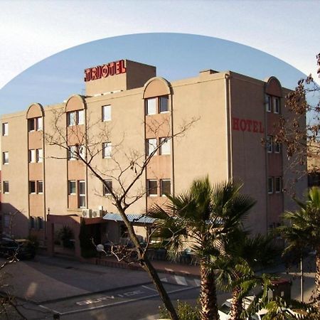 Hotel Triotel Ла Валет-дю-Вар Екстериор снимка