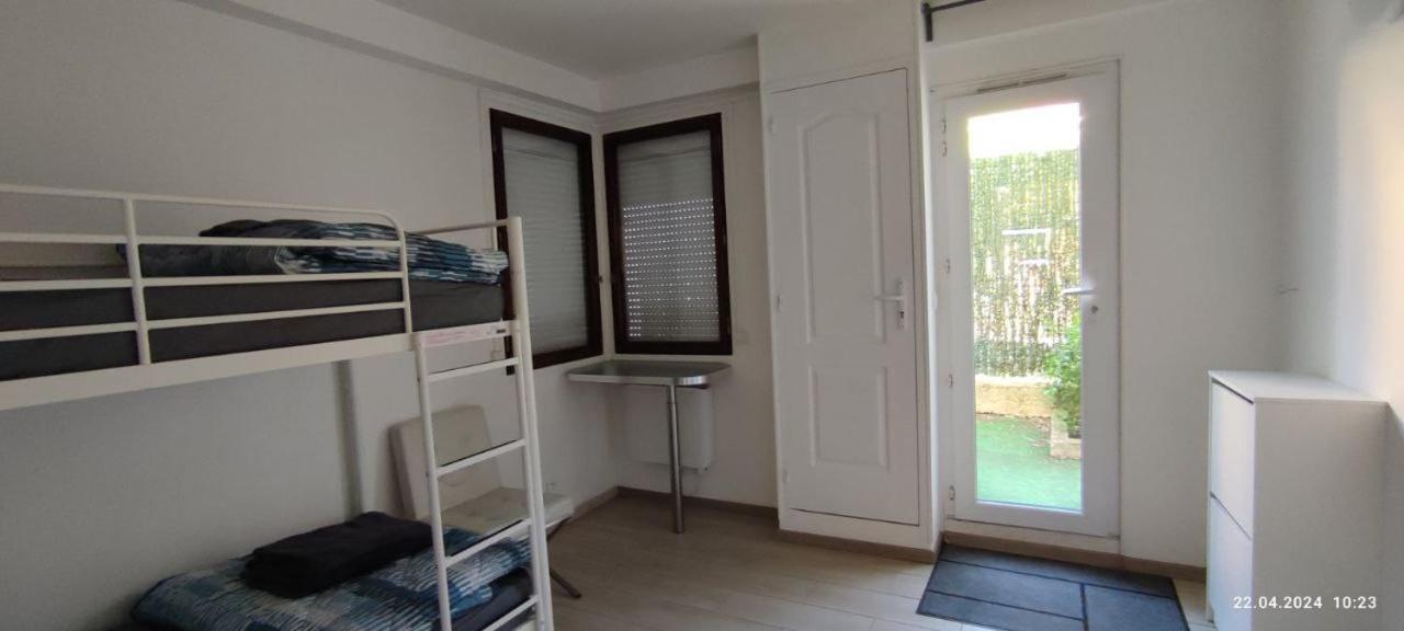 Hotel Triotel Ла Валет-дю-Вар Екстериор снимка